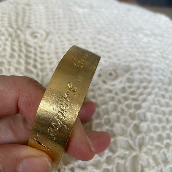 Rustic Gold Tone Bracelet with Romantic French Quote - Picture 8 of 12
